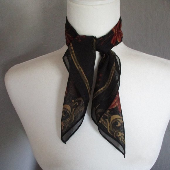 Semi sheer fall leaves & berries scarf - Picture 7 of 9